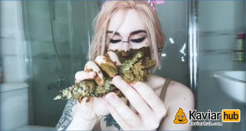 Sweet Betty Parlour spielt verrückt mit Krokodil-Toy und Kaviar - Kaviar Scat Video auf KaviarHub