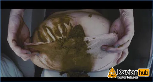 SweetBettyParlour macht ihren prallen Knackarsch voll in den Slip - Kaviar Scat Video auf KaviarHub