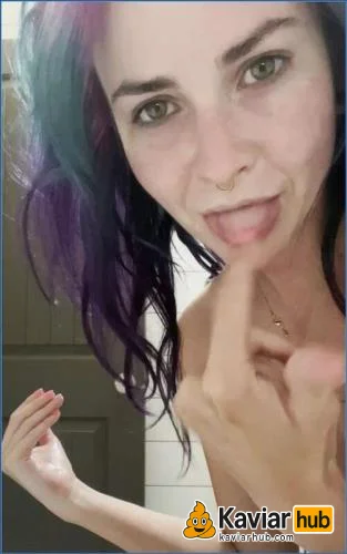 LilbuttLex fistet ihre Möse bis das Handgelenk schmerzt - Kaviar Scat Video auf KaviarHub