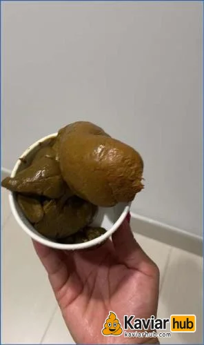 Brownsensations Goods macht ihr Geschäft draußen in der Öffentlichkeit herunterladen auf KaviarHub