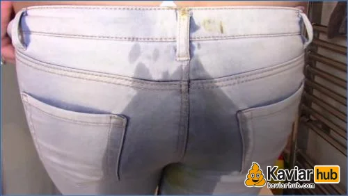 evamarie88 furzt und macht sich beim Chef in die Hose herunterladen auf KaviarHub