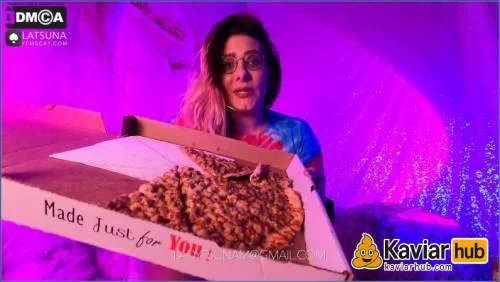 Lady Tsunam macht ihre Pizza mit Kaviar unbrauchbar - Kaviar Scat Video auf KaviarHub