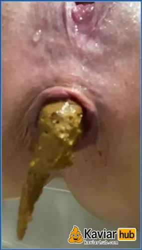 Scat Princess zeigt ihren Stuhlgang in extremer Nahaufnahme - Kaviar Scat Video auf KaviarHub