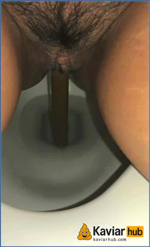 Cute Sabrina beim Stuhlgang auf dem Klo, Teil 6 - Kaviar Scat Video auf KaviarHub