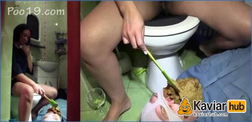 Milana Smelly als Toilettenherrin mit riesigem Kaviarberg herunterladen auf KaviarHub