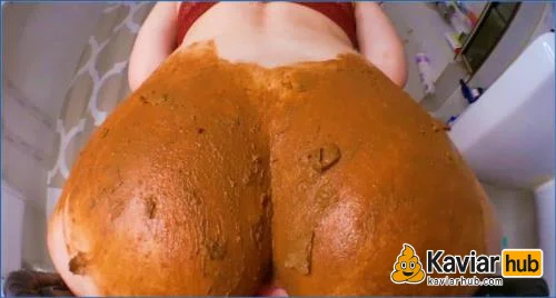 DirtyBetty kackt los und reitet ihren Drachen-Dildo herunterladen auf KaviarHub